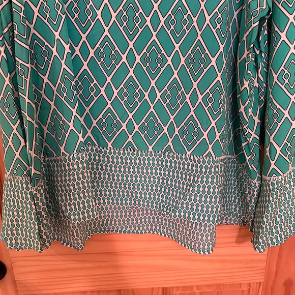 Crown and Ivy top - Picture 2 of 7